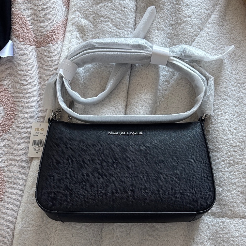 Michael Kors shoulder/crossbody